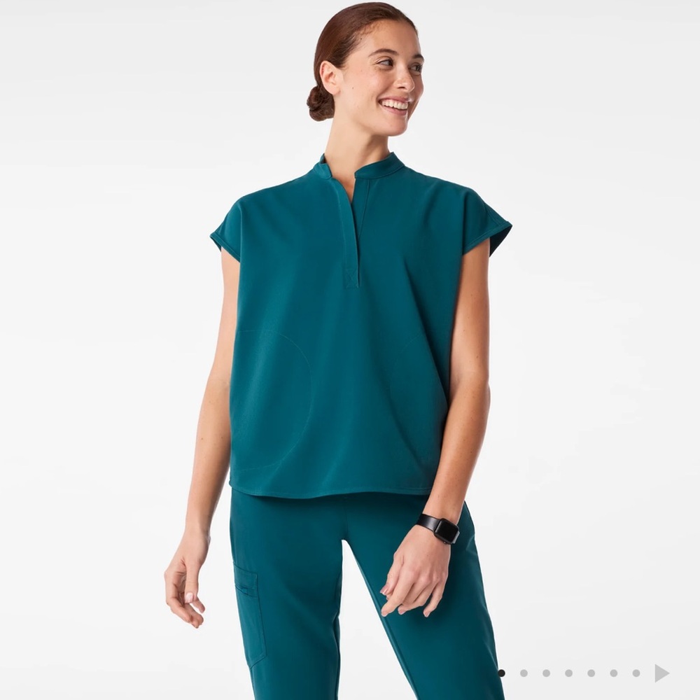 Figs Women's Rafaela Oversized Top in Caribbean Blue